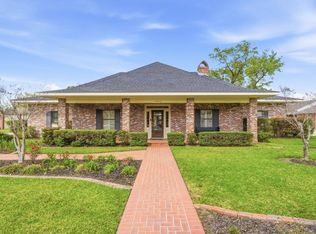 1304 W Dumbarton, Lake Charles, LA 70611