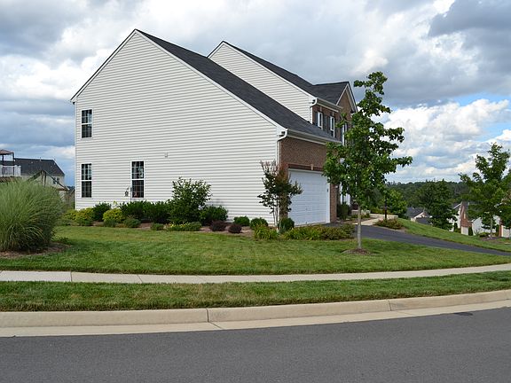 Landscaped Side Yard
