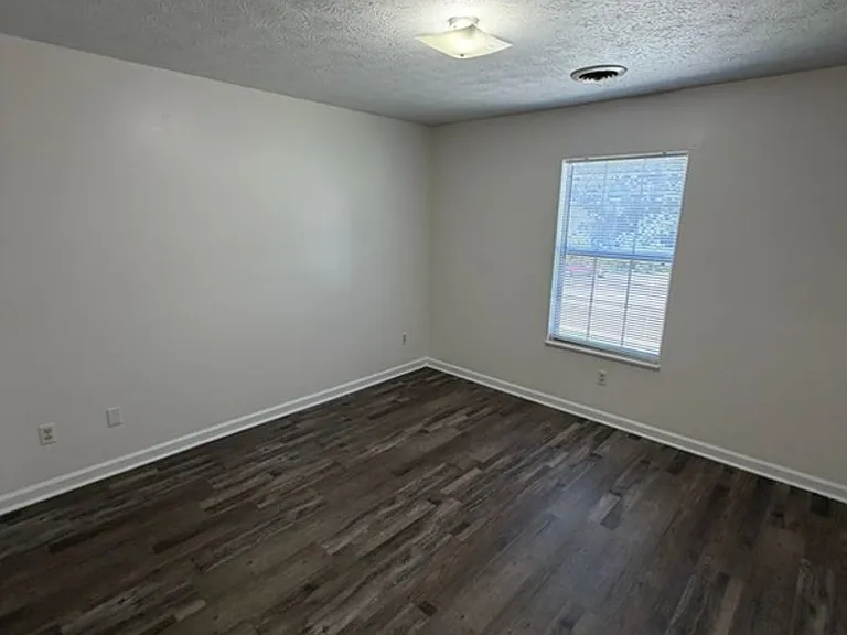 159-165 Anglea Cir — Photo 8