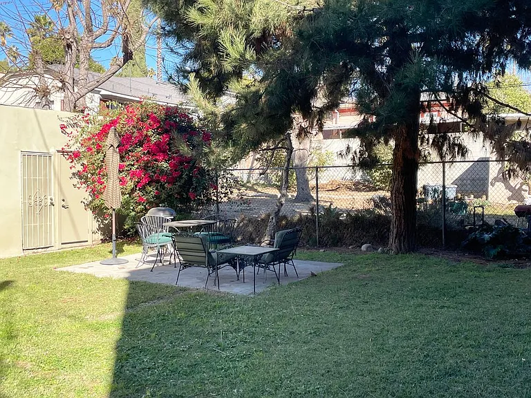1153 1/2 N Coronado St — Photo 12