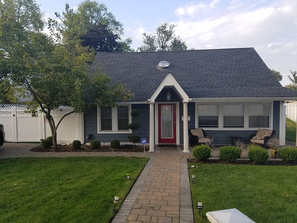 1st image of 4 Audrey Ave