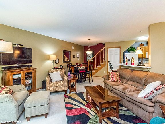 4th image of 6855 Woodland Ave Unit 206