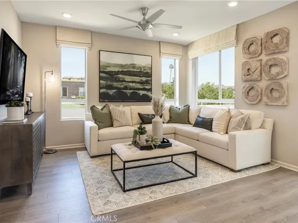 994 Hunter Trl, Vista, CA 92081