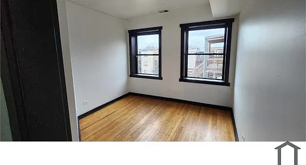 6155 S King Dr #3 — Photo 2