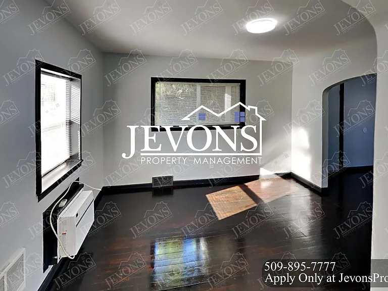 807 N 1st St — Photo 8