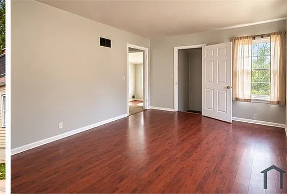 3 bed, 950 sqft, $1,250 — Photo 1