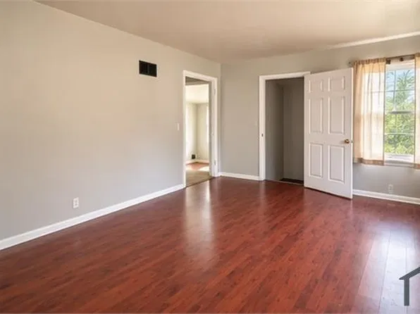433 Plaza Ave, Saint Louis, MO 63135