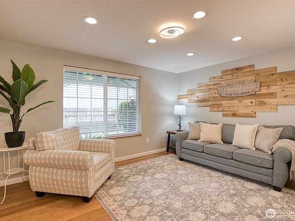 3rd image of 828 Ocean Avenue