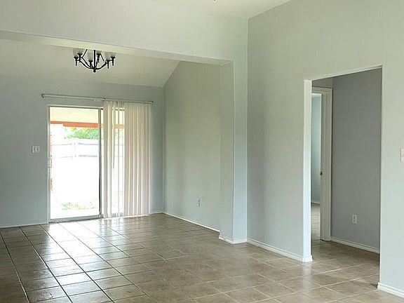 3rd image of 2805 Malta St