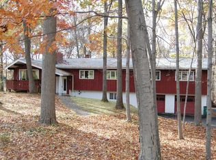 98 Gretna Woods Rd, Pleasant Valley, NY 12569