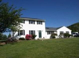 7116 Cherry Blossom Ln, Slatington, PA 18080