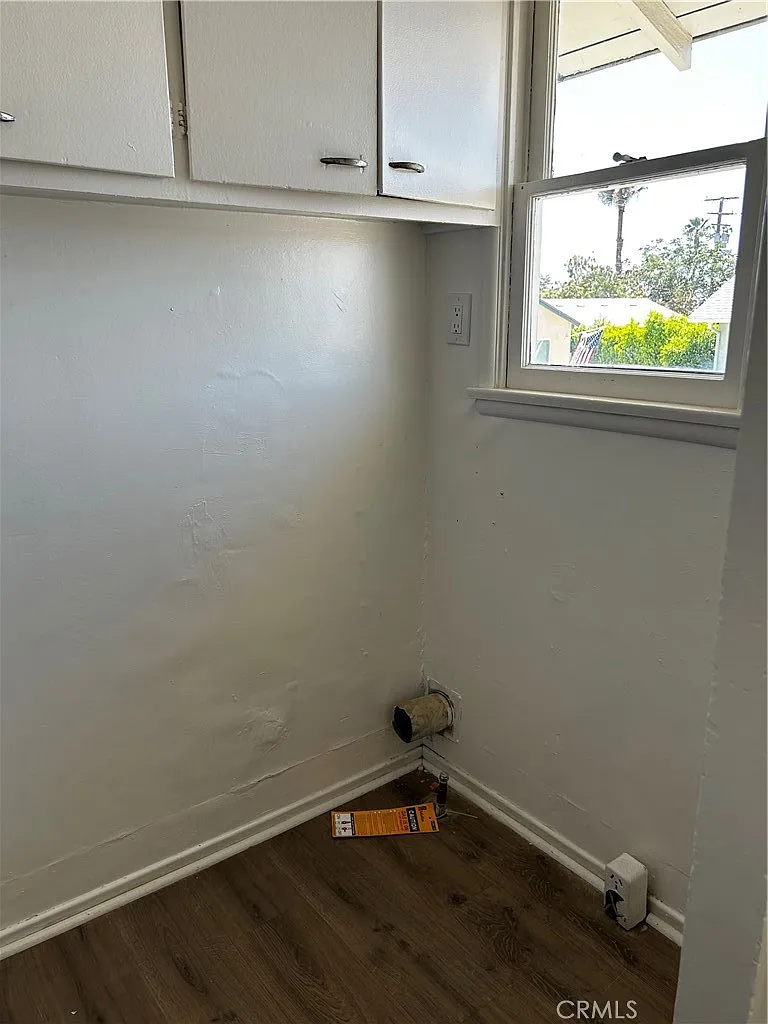 3 bed, 1050 sqft, $2,300 — Photo 3