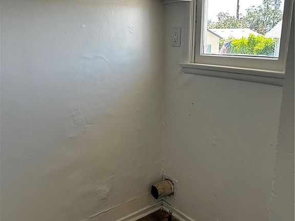 3rd image of 35163 Acacia Ave