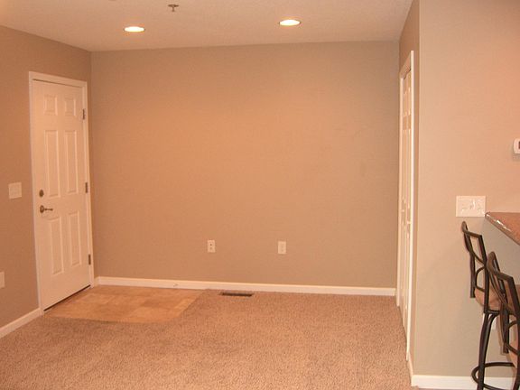 5th image of 407 S Franklin St #2