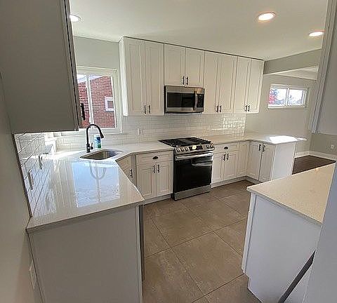 5th image of 27904 Bentley St