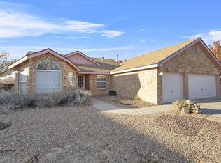 53 Juniper Ave, Los Lunas, NM 87031