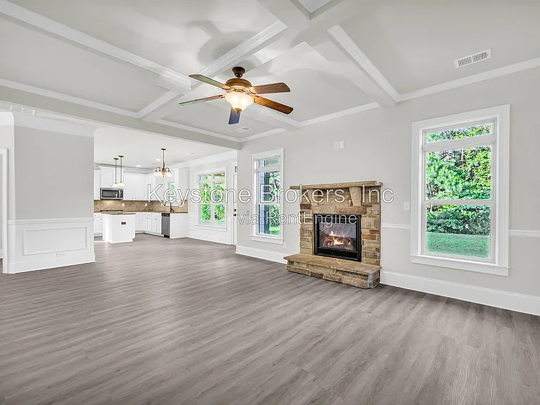 1216 Trophy Club Ave — Photo 4