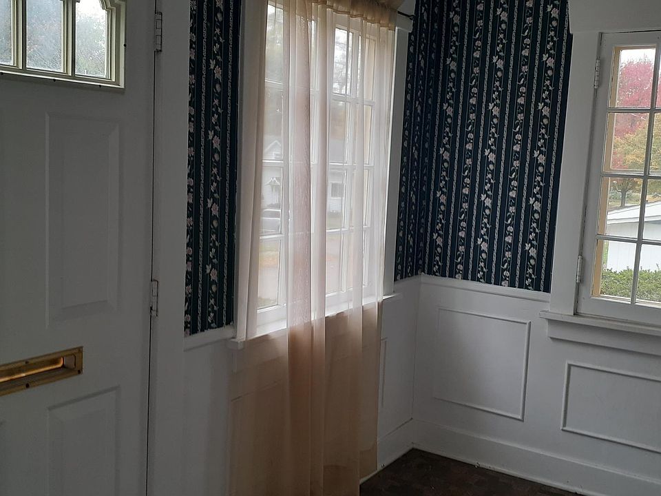 Shared Front Foyer