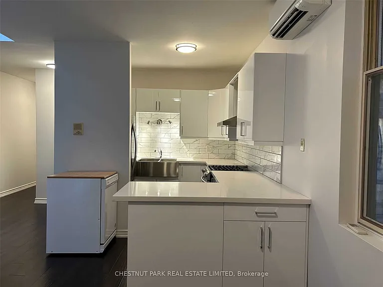 179 Avenue Rd #2 — Photo 6