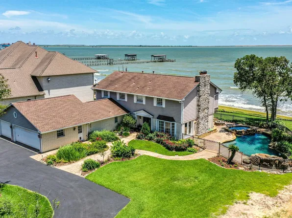 1001 Sandy Ct, Morgans Pt, TX 77571