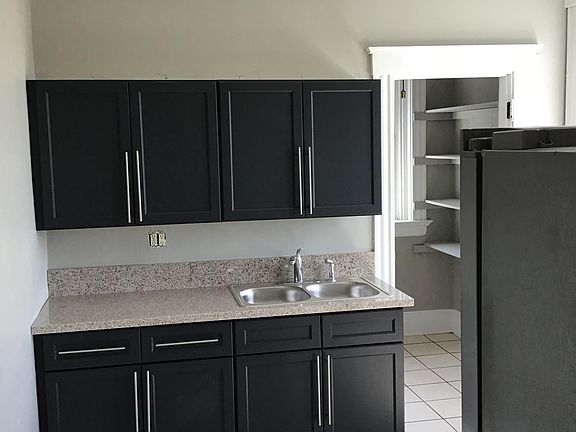 3rd image of 2326 Norwood Ave APT 9