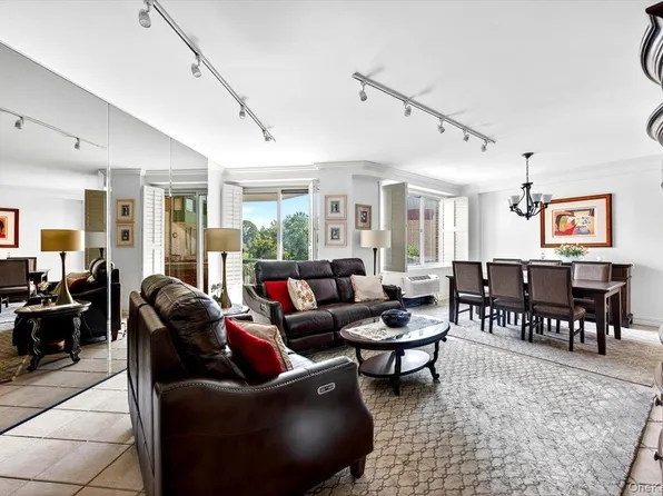 100 Hilton Avenue #507E, Garden City, NY 11530