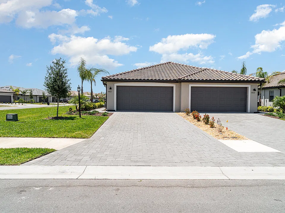 5422 Crystal Harbor Cv