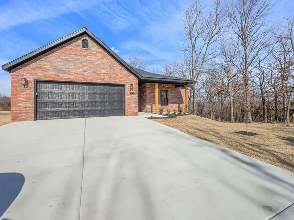 1 Cardenden Ln, Bella Vista, AR 72715