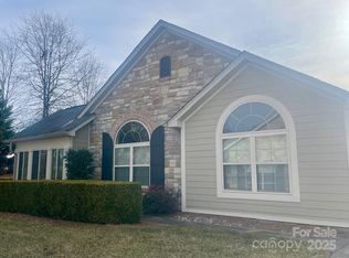 758 Ledgestone Ct, Tega Cay, SC 29708