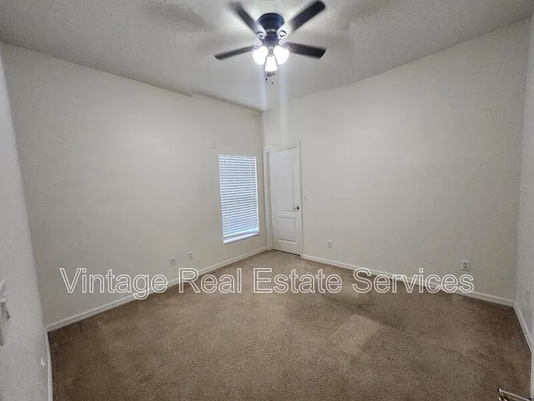 9344 Mandrake Ct — Photo 17