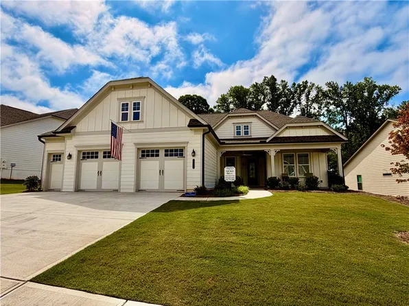 295 Conway Trl, Hoschton, GA 30548