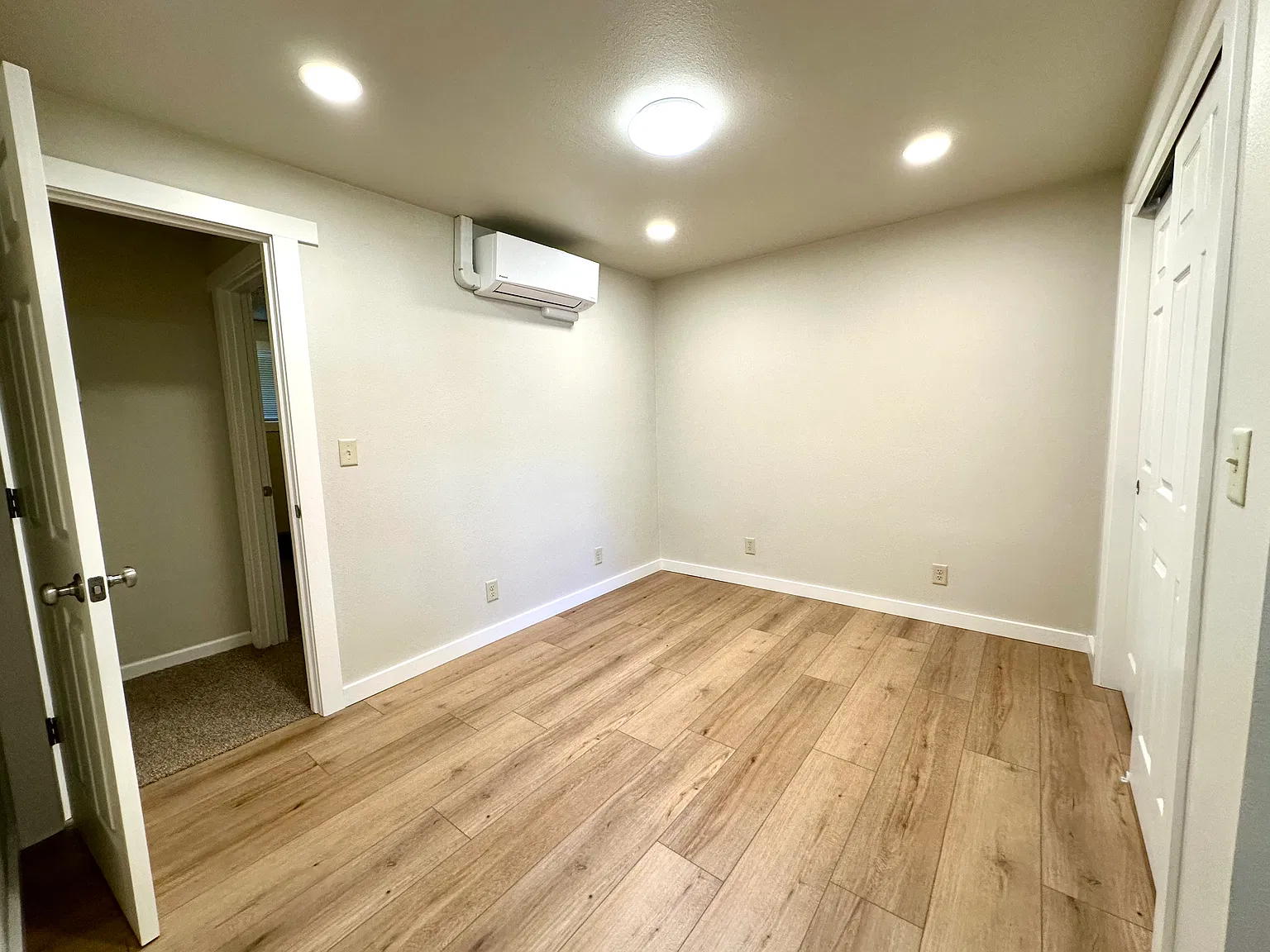 2 bed, 1100 sqft, $2,095 — Photo 3