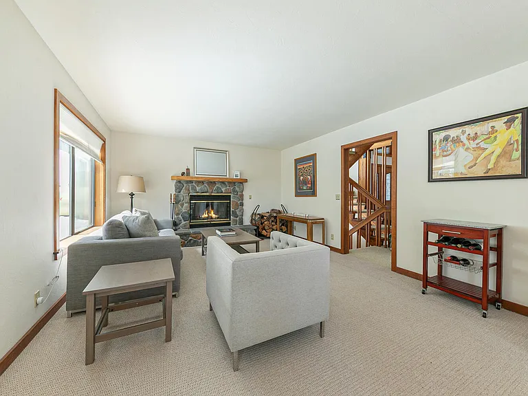 8954 Crest Dr — Photo 12