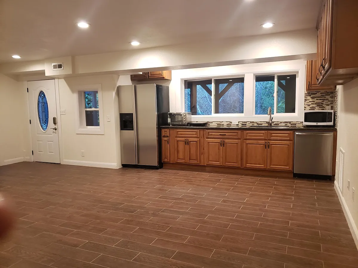 Photo 1 of 11 - 26 Blackhawk Ln #B - Burlingame, CA Primary Photo - 26 Blackhawk Ln #B