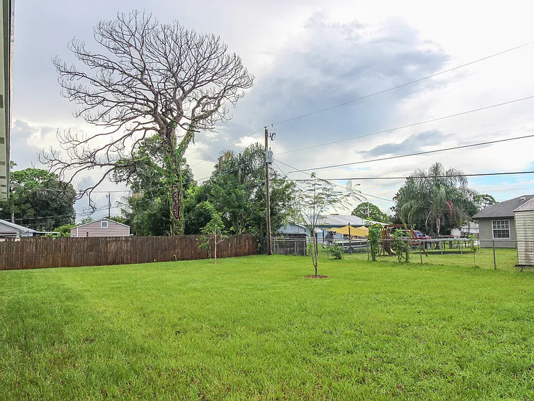 1143 SW Estaugh Ave — Photo 14