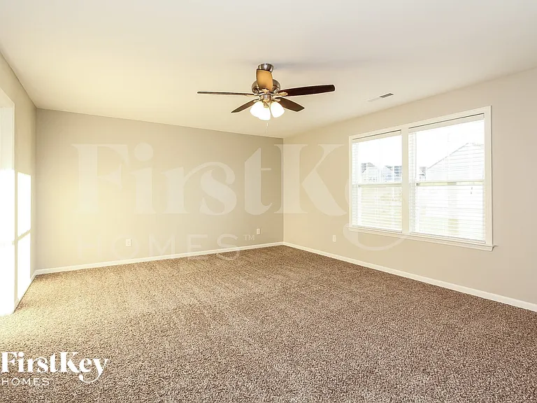 3845 Streamside Dr — Photo 8