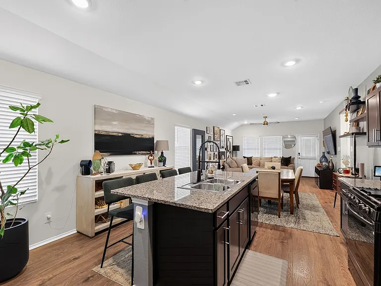 251 Levi Lndg — Photo 14