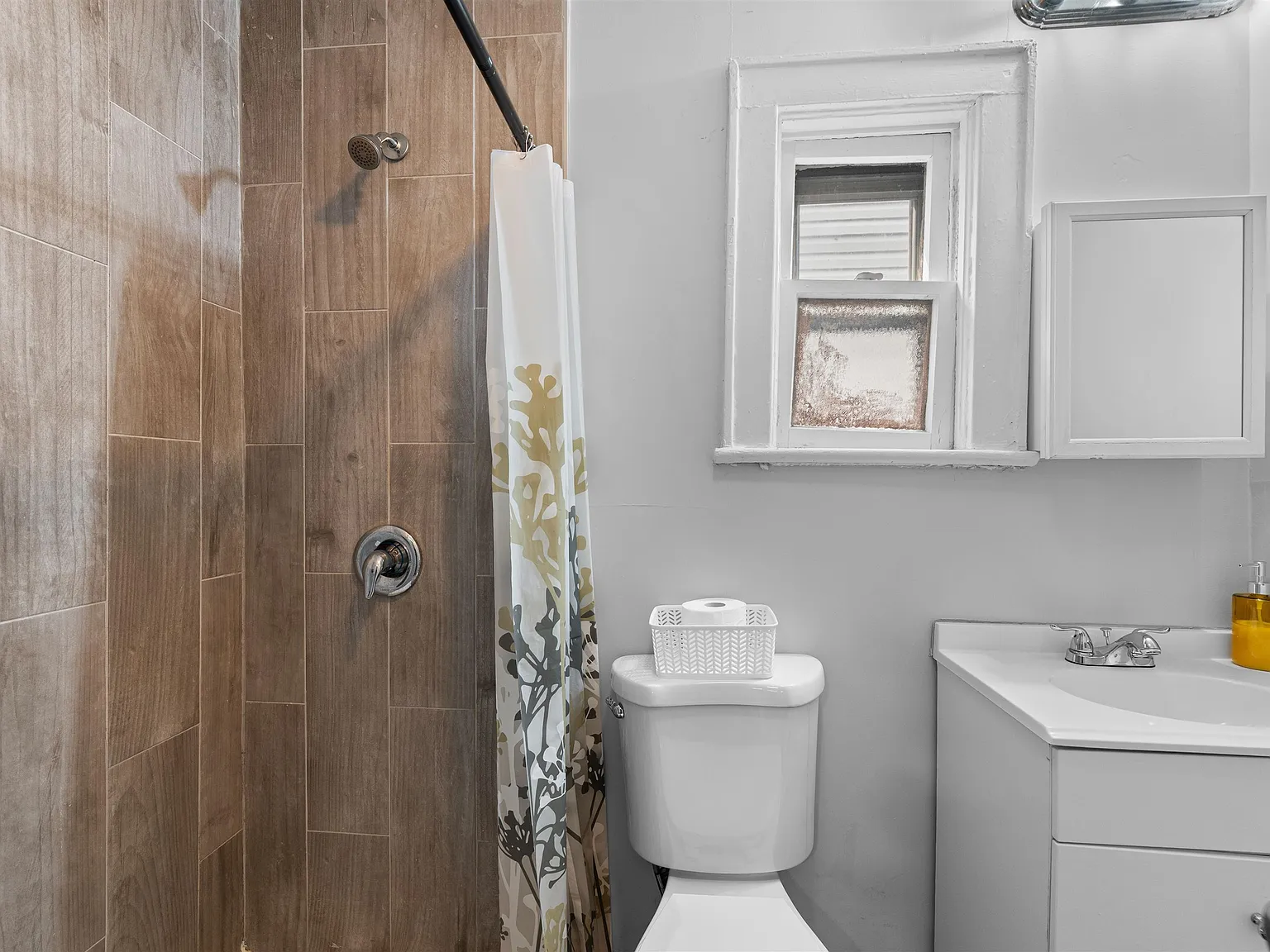 3 bed, 2.0 bath, $2,600 — Photo 3