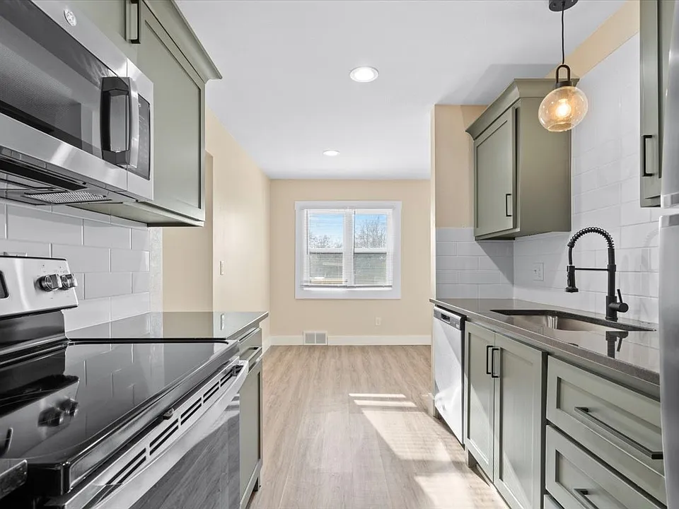 621 Chestnut Street - West