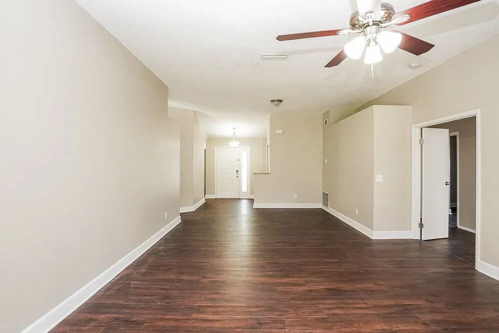 3 bed, 2.0 bath, 1658 sqft, $2,555 — Photo 4