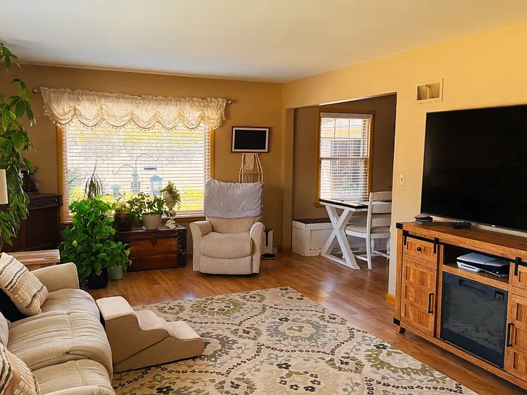408 Vollrath Blvd — Photo 3