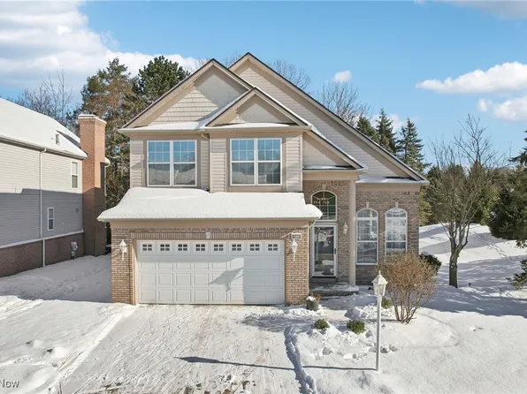 8571 Pine Creek Ln, Northfield, OH 44067