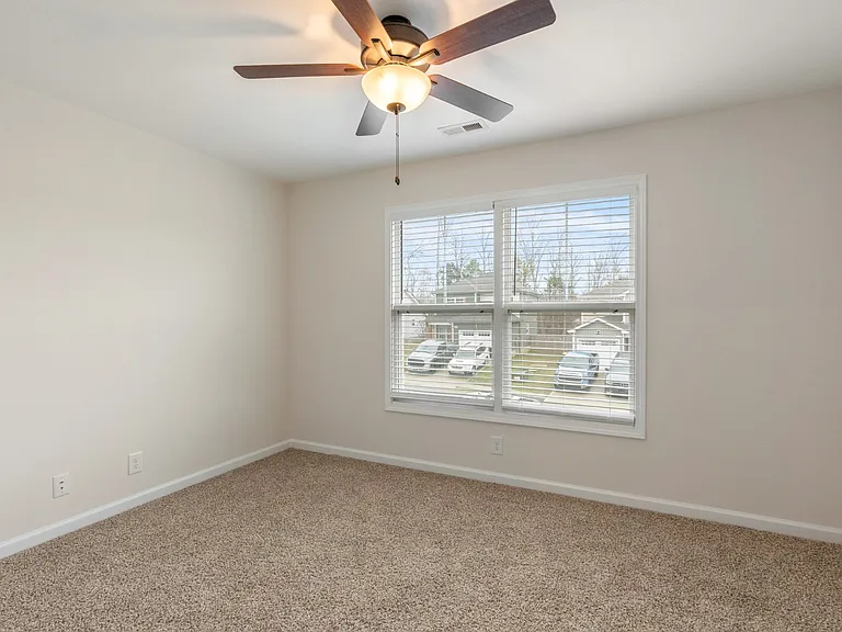 412 Hillside Dr — Photo 16