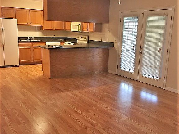 3rd image of 1101 E Eagle Ave