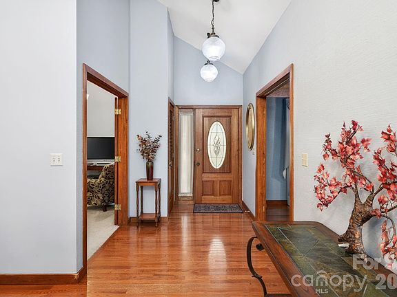 4th image of 114 Timber Creek Rd