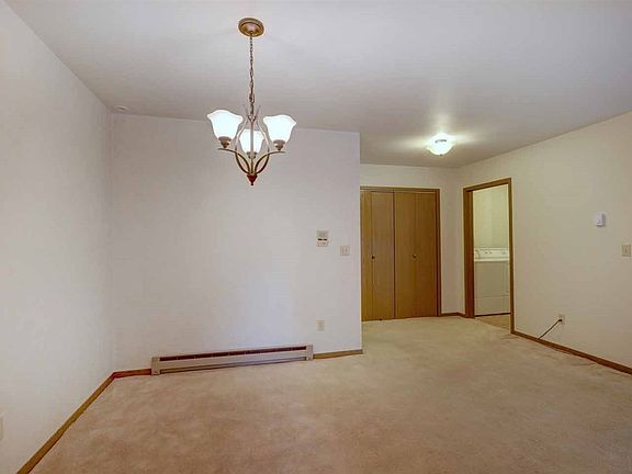 5th image of 3144 Westhill Dr