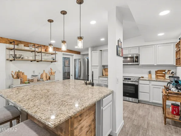 5450 N Cumberland Dr, Tucson, AZ 85704
