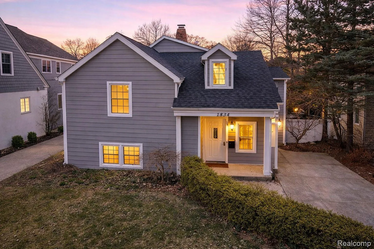 5 bed, 3.5 bath, 2801 sqft, $5,000 — Photo 1