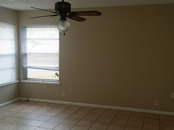 5th image of 3001 Holiday Dr SW