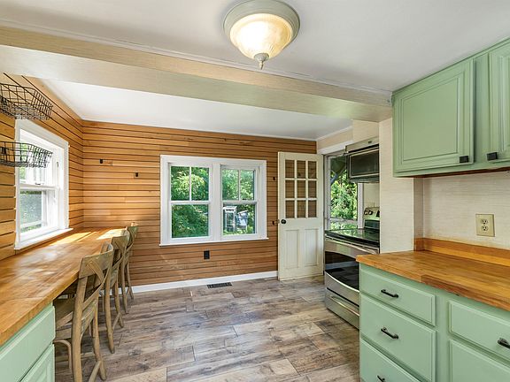 5th image of 330 Hopkinton Road